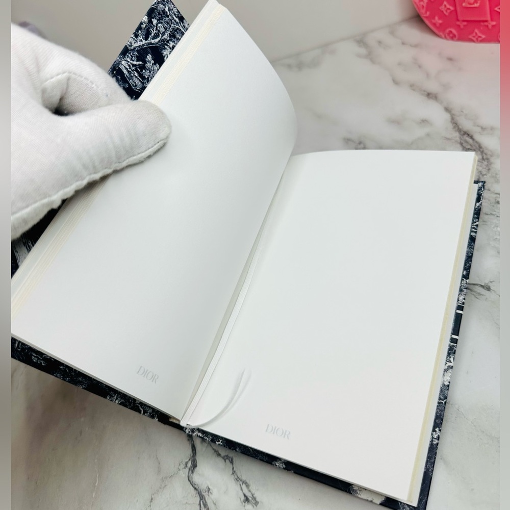 NEW! Christian Dior Blue & White Toile de Jouy Motif Unlined Notebook - Picture 10 of 14